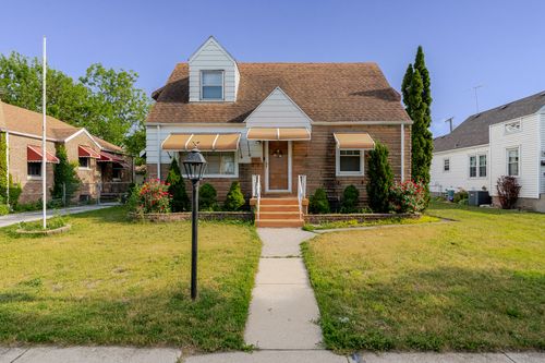 902 173rd St, Hammond, IN, 46324-2704 | Card Image