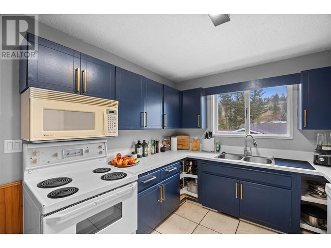 37 Breccia Dr, House other with 4 bedrooms, 3 bathrooms and 2 parking in Logan Lake BC | Image 19