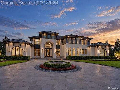 600 Chase Ln, Bloomfield Hills, MI, 48304-2363 | Card Image