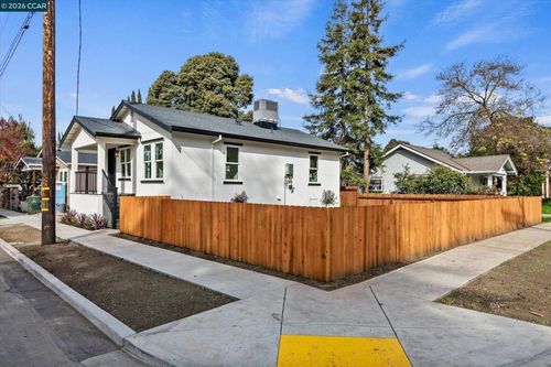 2027 Castro St, Martinez, CA, 94553-2623 | Card Image