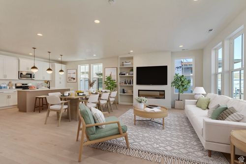 184-7004 W Hidden Hills Way, West Jordan, UT, 84081-3007 | Card Image