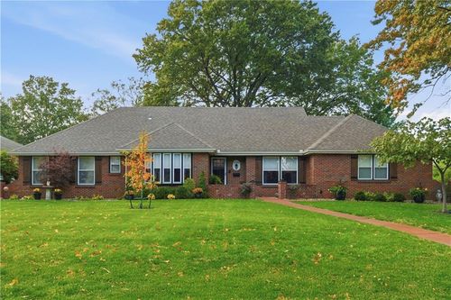 6300 Dearborn Dr, Mission, KS, 66202-4240 | Card Image