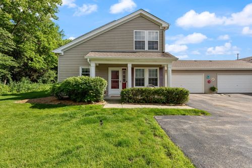 105 Waterbury Cir, Oswego, IL, 60543-7921 | Card Image