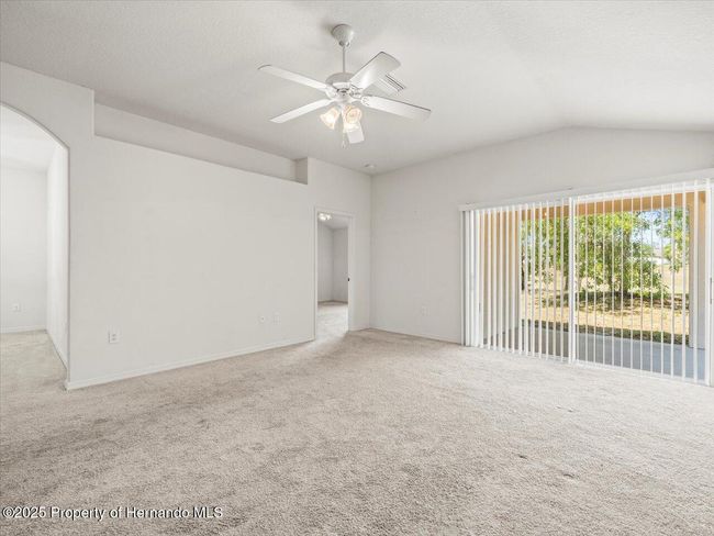 3885 Crossline Dr, House other with 2 bedrooms, 2 bathrooms and null parking in Spring Hill FL | Image 5