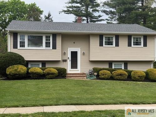 6 Greenbrae Ct, East Brunswick, NJ, 08816-4104 | Card Image