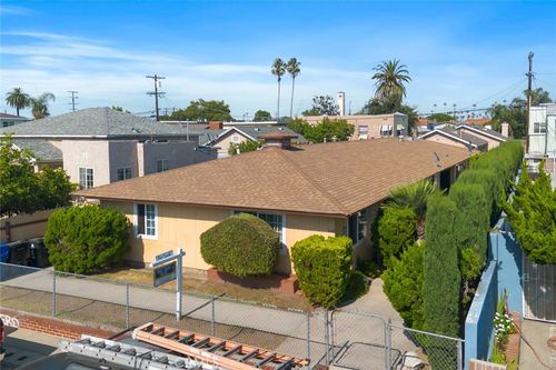 918 Mcdonald Ave, Wilmington, CA, 90744-4215 | Card Image