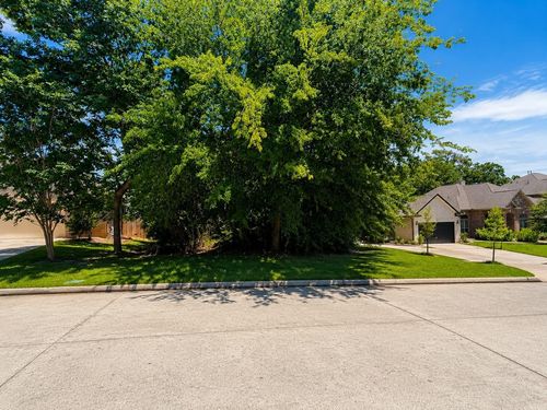 13422 Raintree Dr, Montgomery, TX, 77356-8636 | Card Image