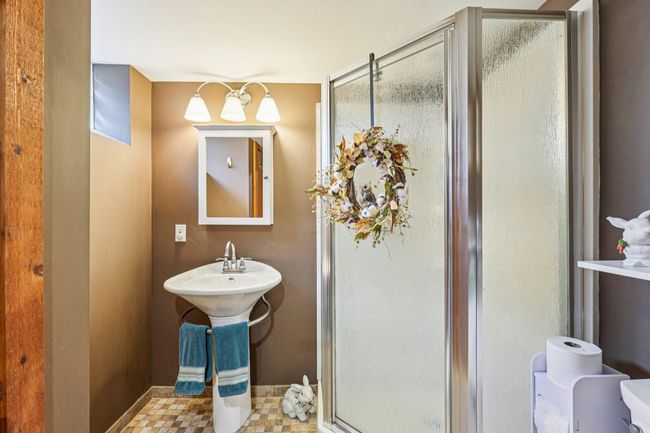 Bathroom | Image 21