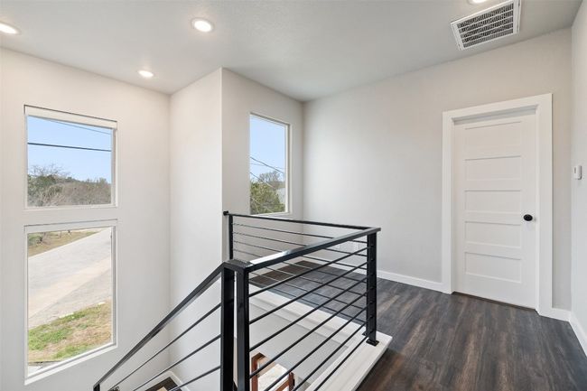 Second floor small reading nook | Image 24