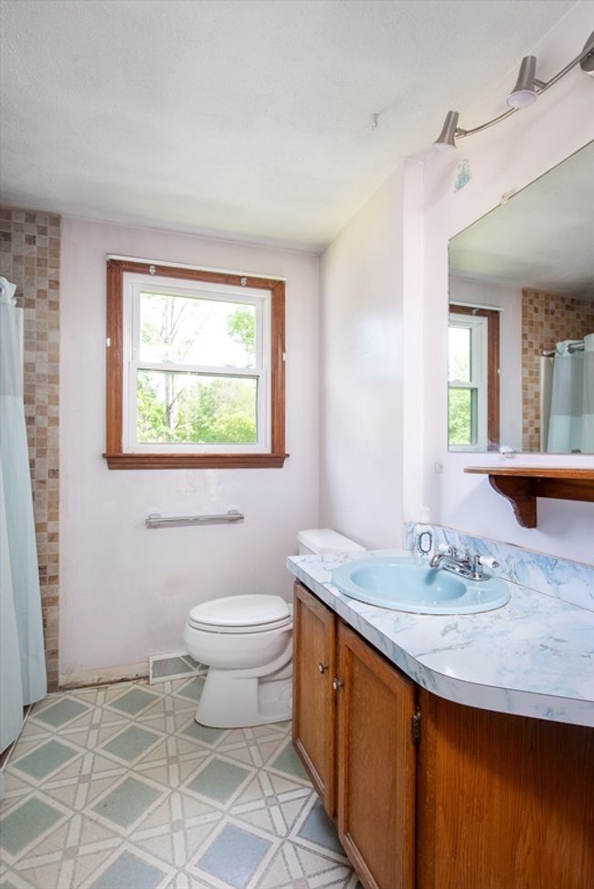 7 Wintergreen Cir, House other with 5 bedrooms, 1 bathrooms and 4 parking in Methuen MA | Image 13