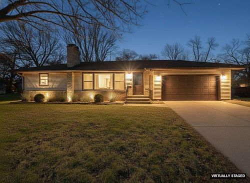 810 57th Ave N, Brooklyn Center, MN, 55430-2703 | Card Image