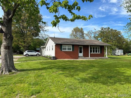 272 4th St, Mount Olive, IL, 62069-2731 | Card Image
