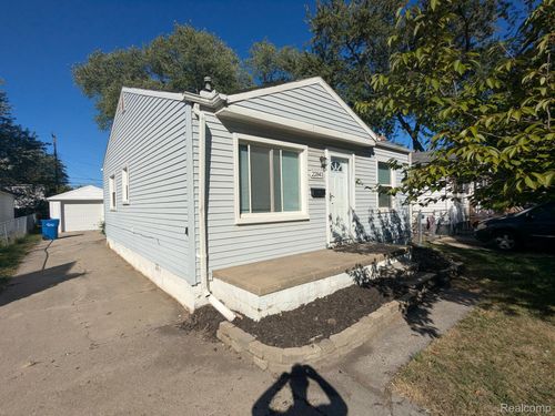 22843 Heussner Ave, Warren, MI, 48089-5411 | Card Image