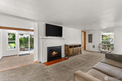 10002 Oak Ln Sw, Lakewood, WA, 98499-1742 | Card Image