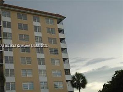 303 - 4174 Inverrary Dr, Condo with 2 bedrooms, 2 bathrooms and null parking in Lauderhill FL | Image 1