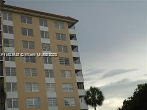 303-4174 Inverrary Dr, Lauderhill, FL, 33319 | Card Image