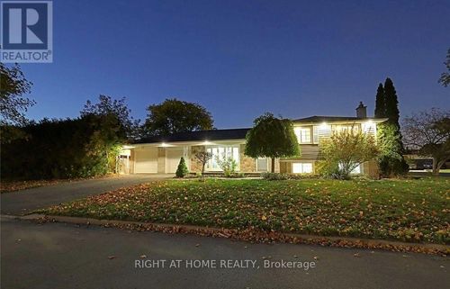 1179 Queens Ave, Oakville, ON, L6H2B7 | Card Image