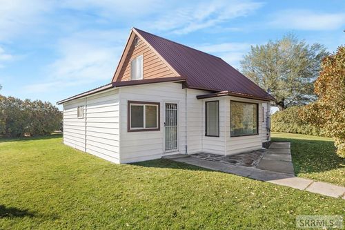 590 Park Rd, Arco, ID, 83213-8740 | Card Image