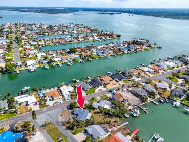 11465 7 Th St E, House other with 2 bedrooms, 2 bathrooms and null parking in Treasure Island FL | Image 49