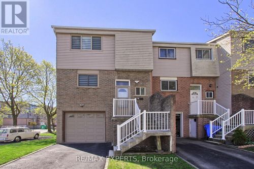 16-1655 Geta Cir, Pickering, ON, L1V3B5 | Card Image