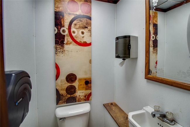 15875 Shipman Rd, Home with 0 bedrooms, 0 bathrooms and null parking in Carlinville IL | Image 23