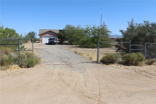 6593 Morelos Dr, Golden Valley, AZ, 86413-6747 | Card Image