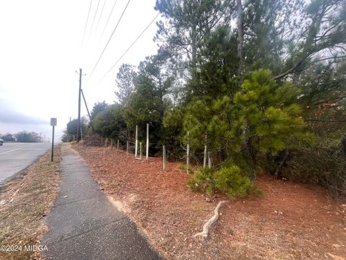 1049 Anthony Rd, Macon, GA, 31204-6209 | Card Image