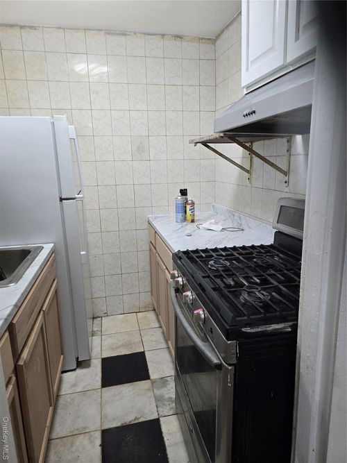 1-e-92-29 Lamont Ave, Elmhurst, NY, 11373-2821 | Card Image