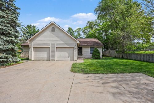 674 South St, Grass Lake, MI, 49240-9767 | Card Image