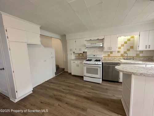 113 N Fulton St, Wilkes Barre, PA, 18702-6504 | Card Image