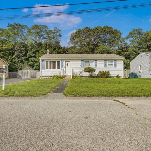 61 Ebony Dr, East Greenwich, RI, 02818-4501 | Card Image