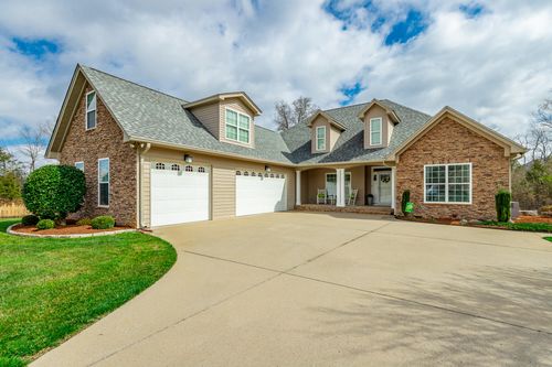 8168 Trout Lily Dr, Ooltewah, TN, 37363-5780 | Card Image