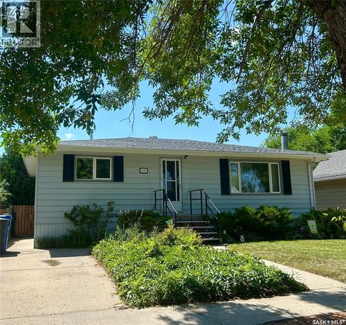 1810 3rd St, Estevan, SK, S4A0T2 | Card Image