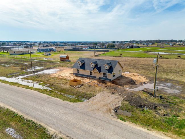 5617 High Plains Trl, House other with 3 bedrooms, 2 bathrooms and null parking in Joshua TX | Image 6