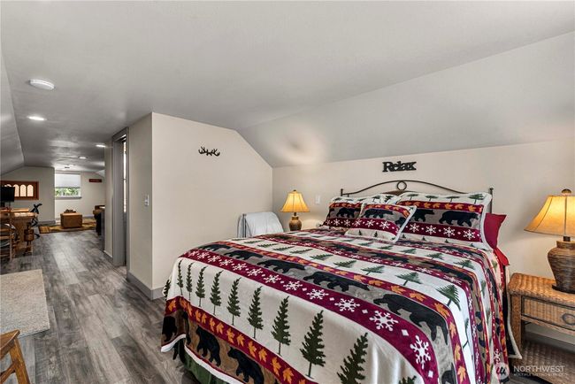 and sleeping area. | Image 32