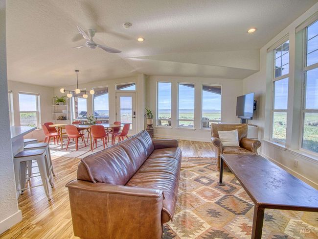 1077 E 200 N, Home with 3 bedrooms, 2 bathrooms and null parking in Fairfield ID | Image 7