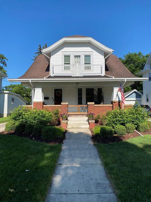 1027 Rogers St, Bucyrus, OH, 44820-3215 | Card Image