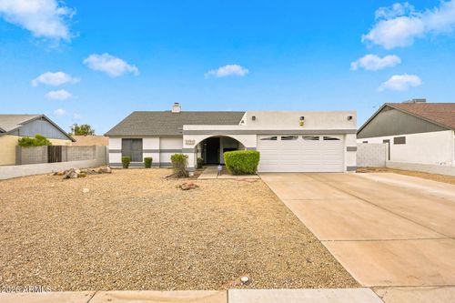7241 W Laurel Ln, Peoria, AZ, 85345-8788 | Card Image
