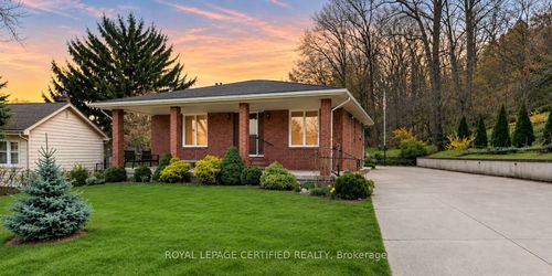 84 Homeside Ave, Stoney Creek, ON, L8G3H1 | Card Image