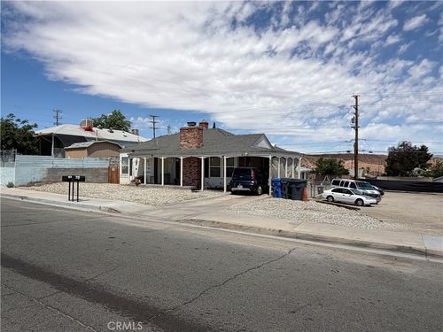 137 W Fredricks, Barstow, CA, 92311 | Card Image