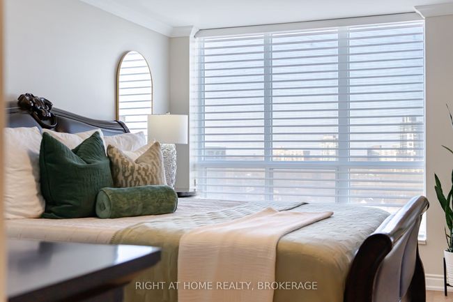 1106 - 442 Maple Ave, Condo with 3 bedrooms, 2 bathrooms and null parking in Burlington ON | Image 25