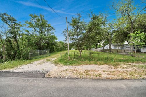 703 North Rd, Baytown, TX, 77521-9066 | Card Image