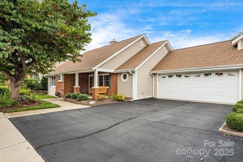 1015 Saddlebrook Dr, Hendersonville, NC, 28739-6066 | Card Image