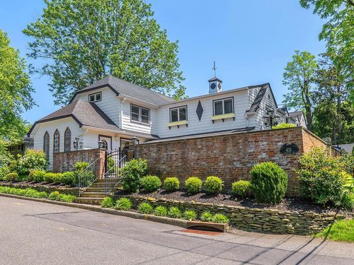 431 Carpenter Ave, Sea Cliff, NY, 11579-2102 | Card Image