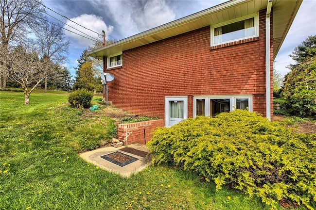 204 Bashforth Dr, House other with 3 bedrooms, 2 bathrooms and 1 parking in Jeannette PA | Image 22