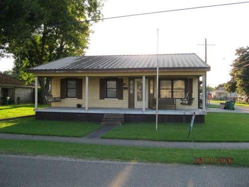 900 Central Ave, Westwego, LA, 70094-4748 | Card Image
