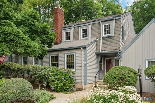 28-28 Paisley Ln, Fairfield, CT, 06825-1158 | Card Image