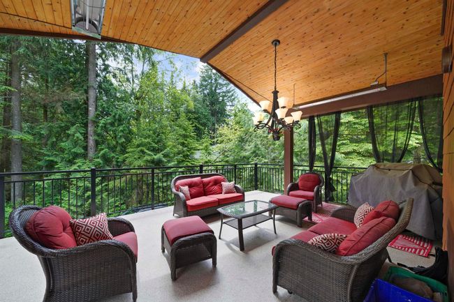 27714 Aspen Pl, House other with 5 bedrooms, 5 bathrooms and 8 parking in Maple Ridge BC | Image 17