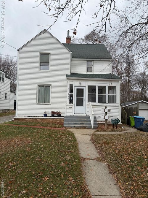 29 East St, Oxford, MI, 48371-4988 | Card Image