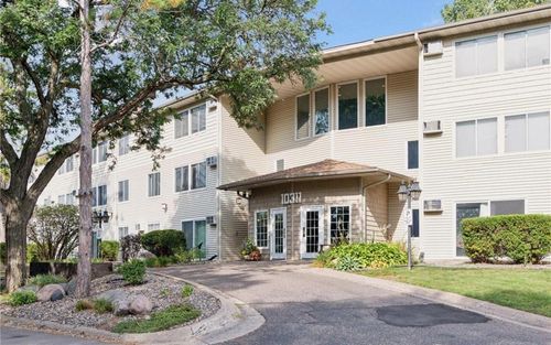 apt-210-10311 Cedar Lake Rd, Minnetonka, MN, 55305-3262 | Card Image